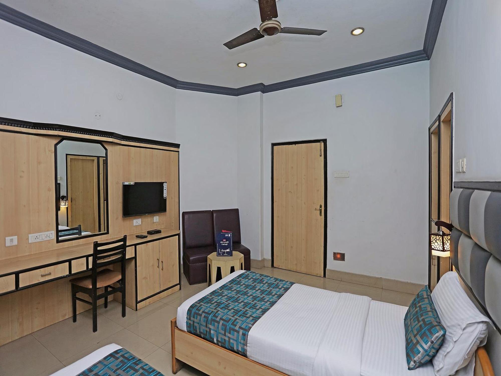 Homely Raj Kolkata Exterior photo